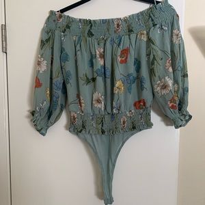 Astr the label off the shoulder body suit. Size medium